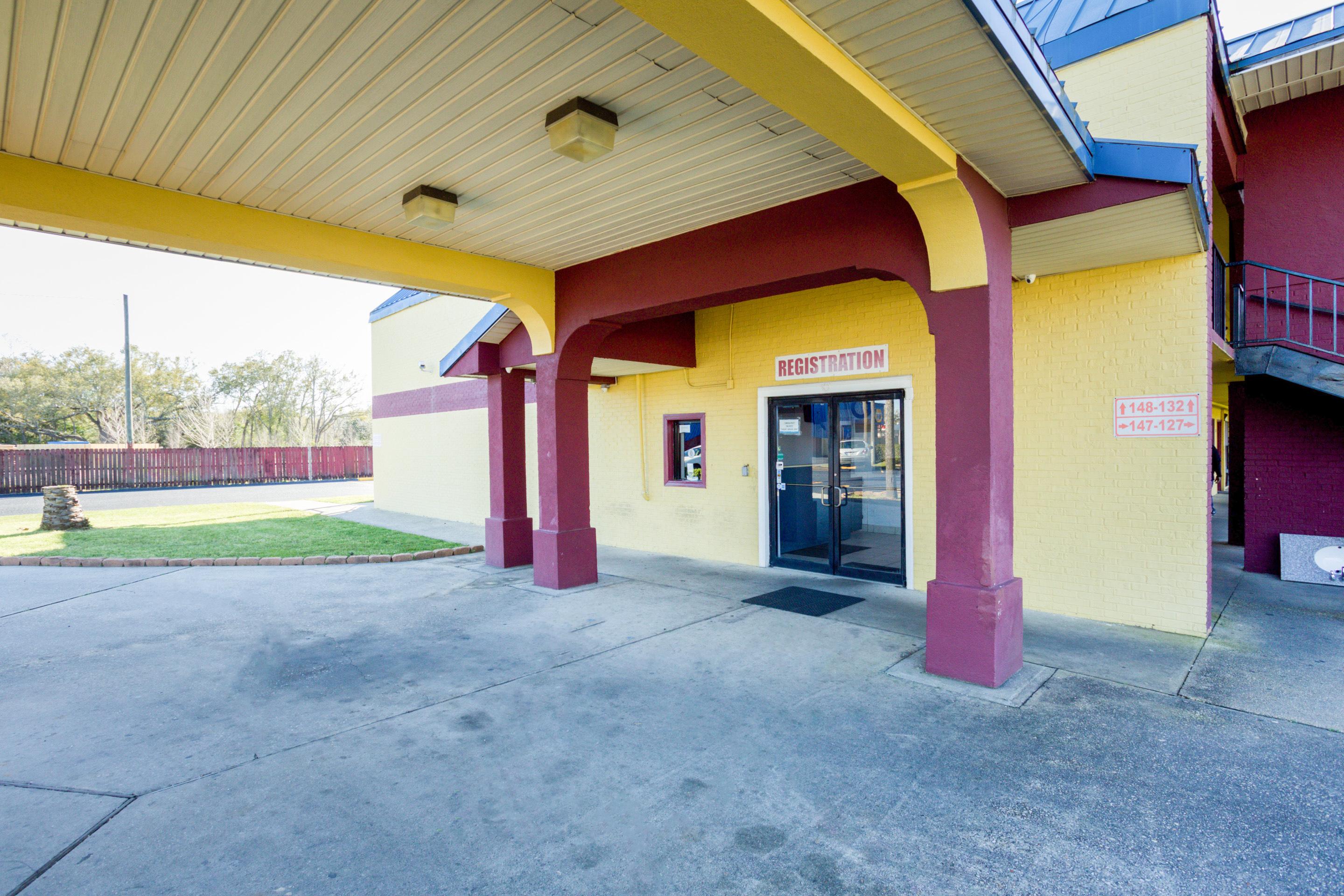 Oyo Hotel Pensacola I-10 & Hwy 29 Ferry Pass Exterior photo